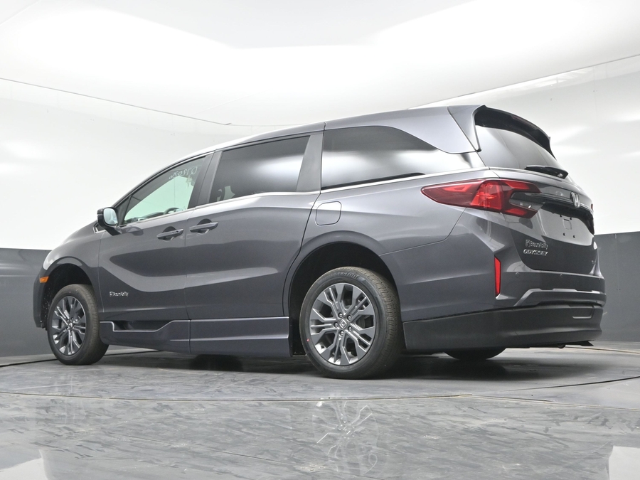 New 2026 Honda Odyssey Touring - BraunAbility Side Entry In Floor Automatic Ramp