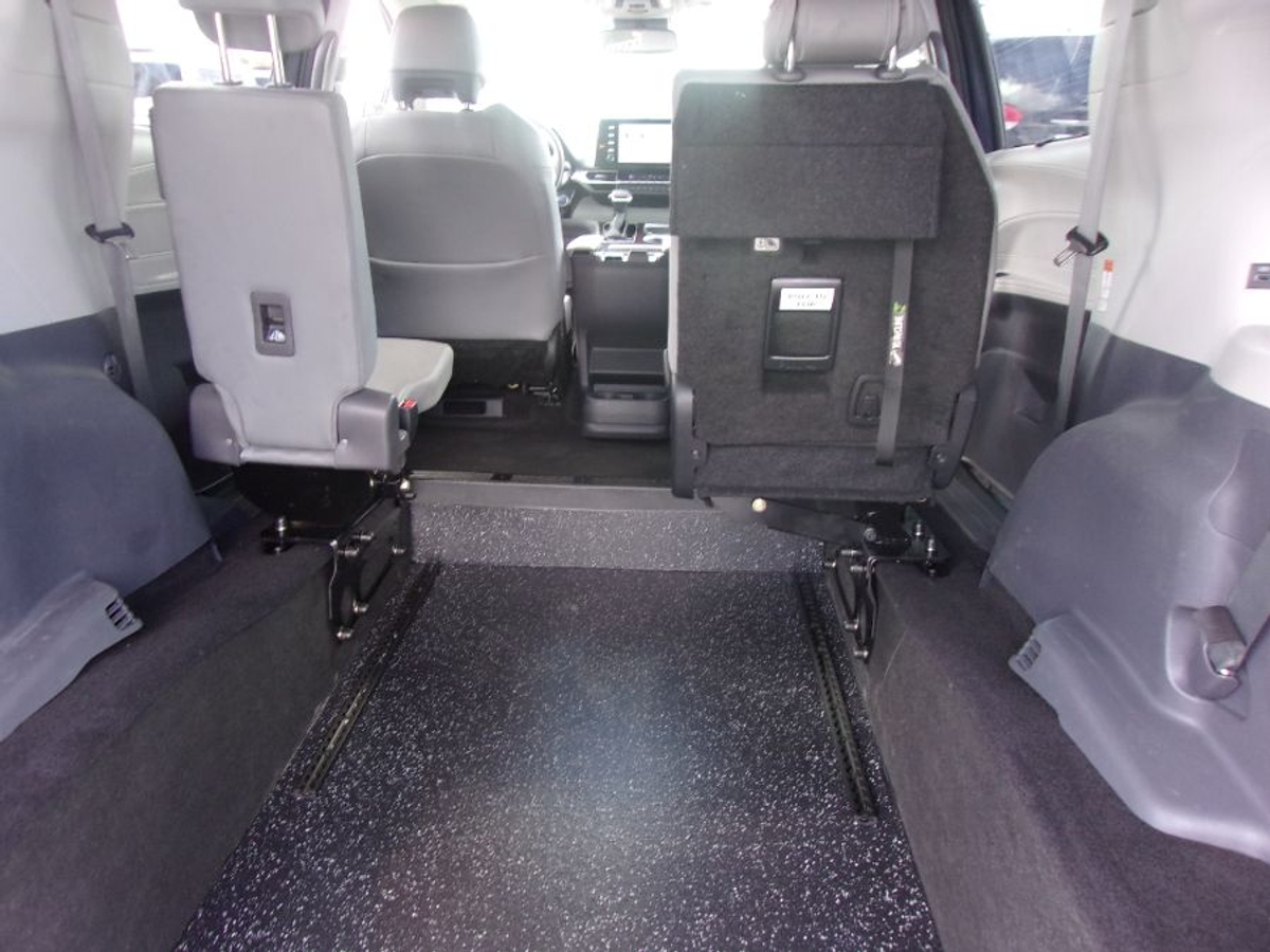 2024 TOYOTA SIENNA - Image 11