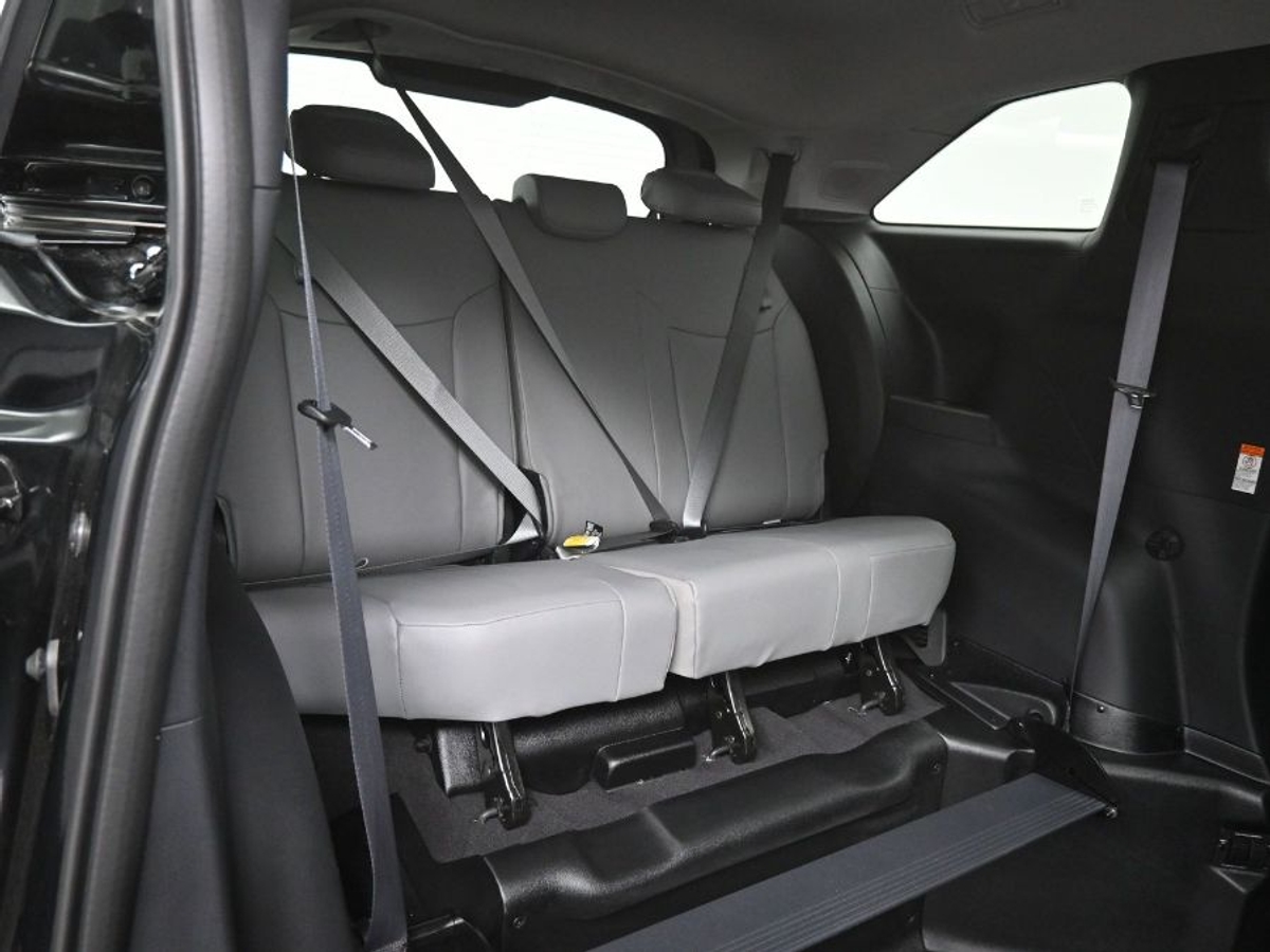 2025 TOYOTA SIENNA - Image 10