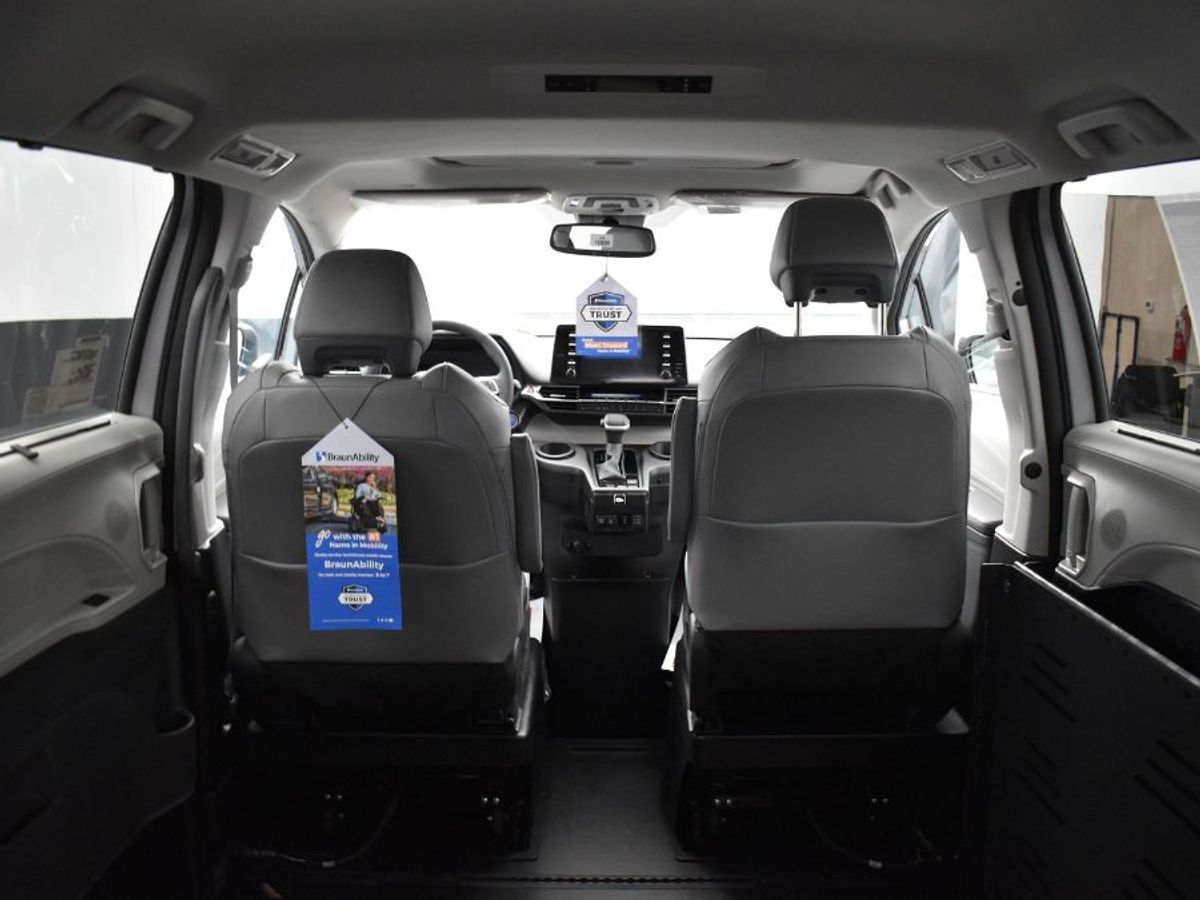 2023 TOYOTA SIENNA - Image 7