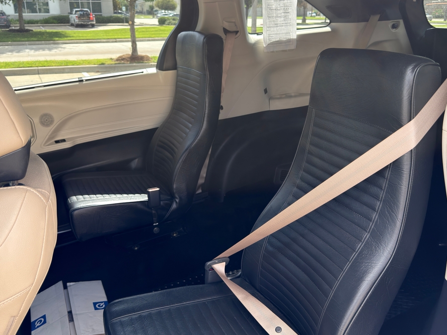 Used 2021 Toyota Sienna Hybrid Limited - Rear Entry Fold Out Manual Ramp