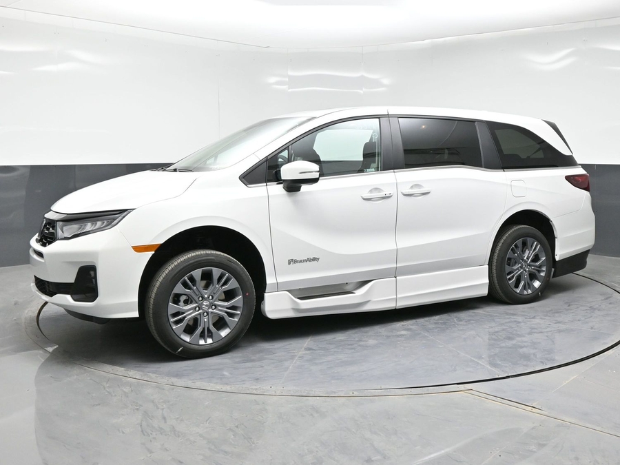 White Honda Odyssey image number 2