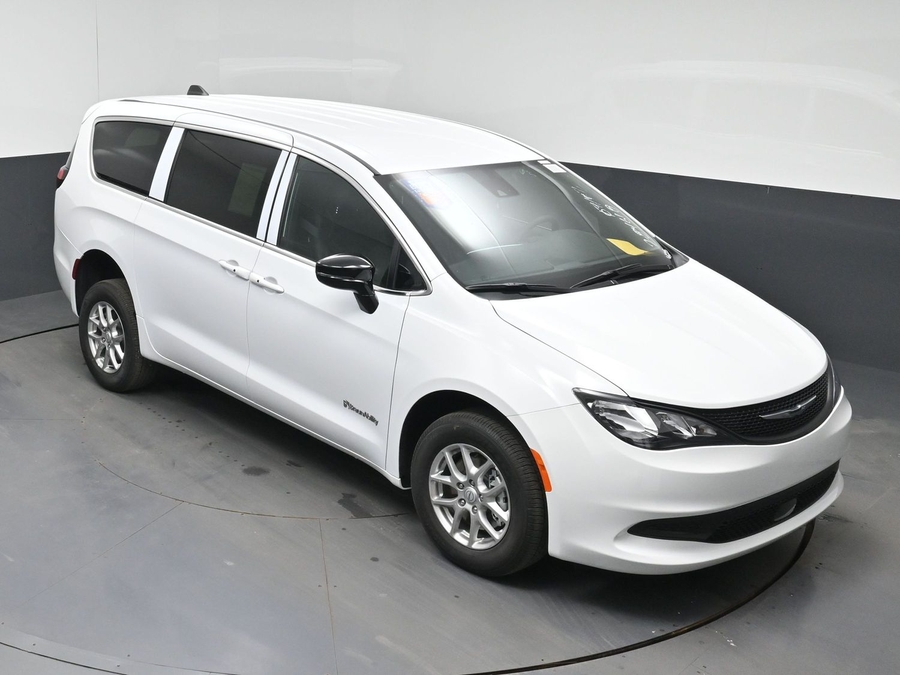 New 2026 Chrysler Voyager LX - BraunAbility Rear Entry Fold Out Manual Ramp