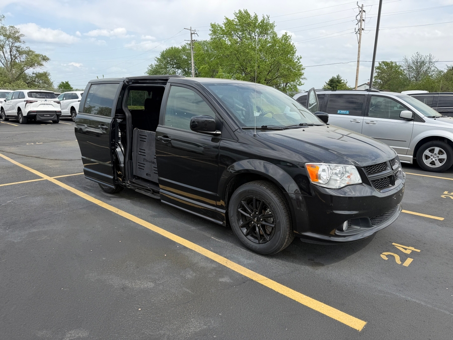 Used 2019 Dodge Grand Caravan GT - BraunAbility Side Entry Entry Fold Out Automatic Ramp