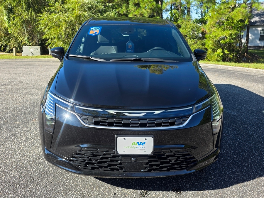 Black Chrysler Pacifica image number 15