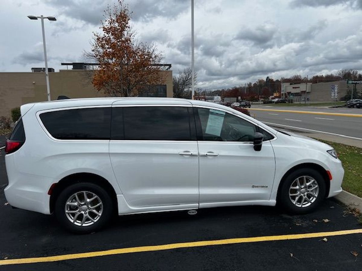 2026 CHRYSLER PACIFICA - Image 5