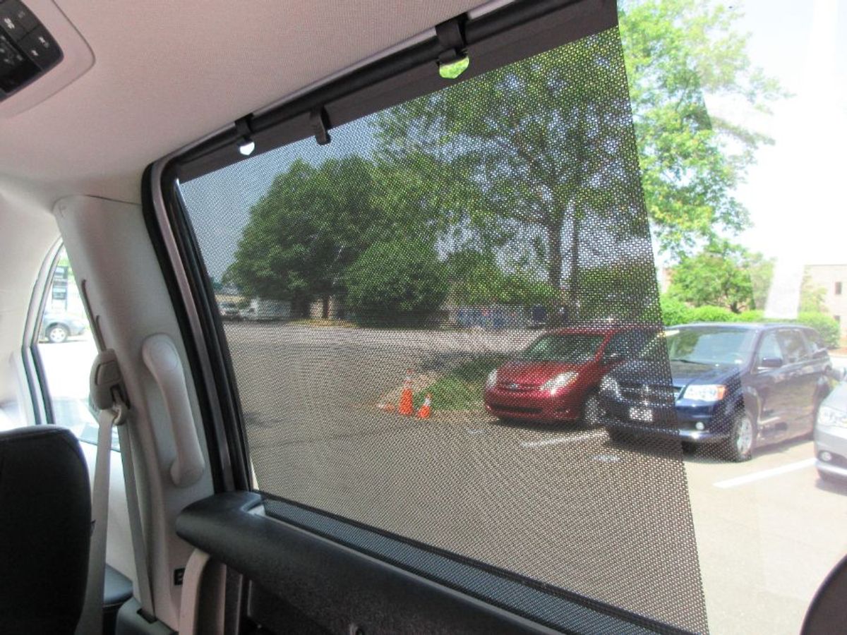 Silver Chrysler Pacifica image number 23