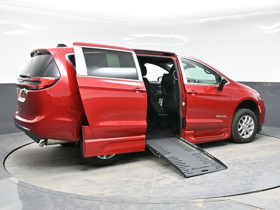 Red Chrysler Pacifica image number 3