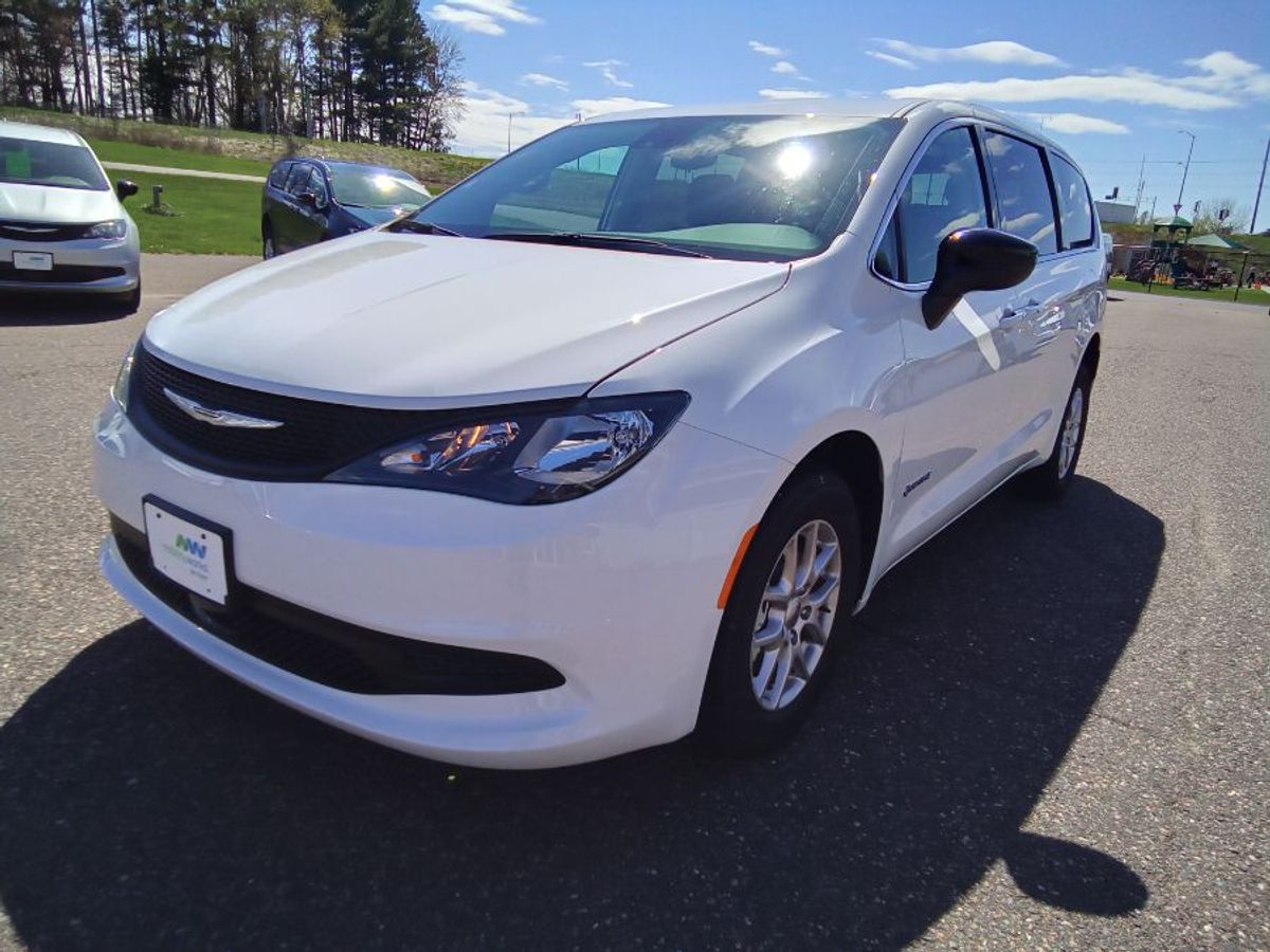 2024 CHRYSLER VOYAGER - Image 5