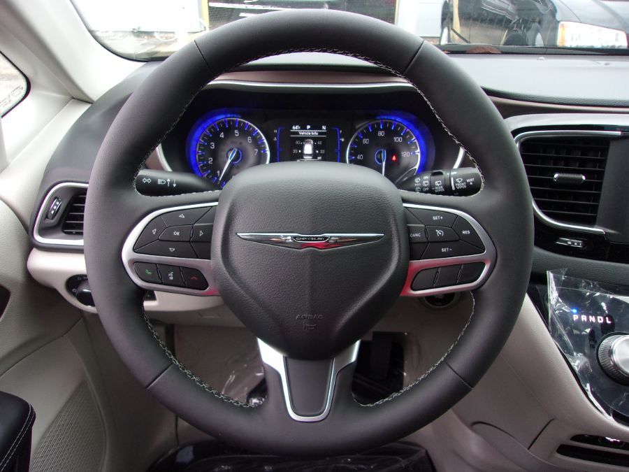 2022 CHRYSLER VOYAGER - Image 11