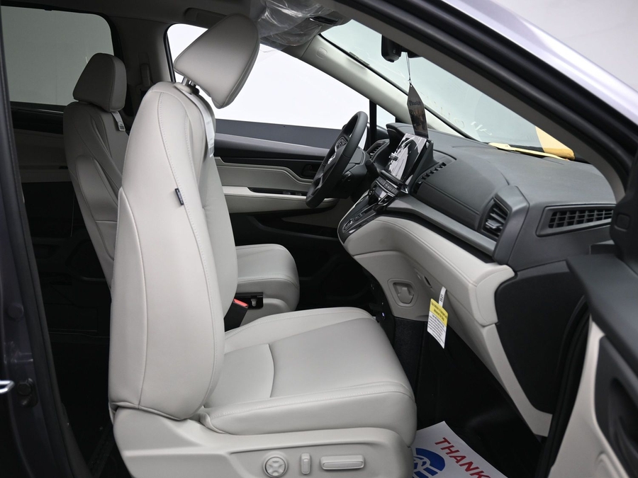 Grey Honda Odyssey image number 8