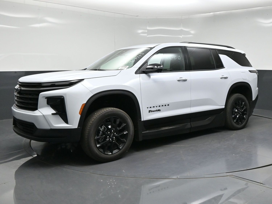 New 2026 Chevrolet Traverse 1LT Midnight - BraunAbility Side Entry In Floor Automatic Ramp