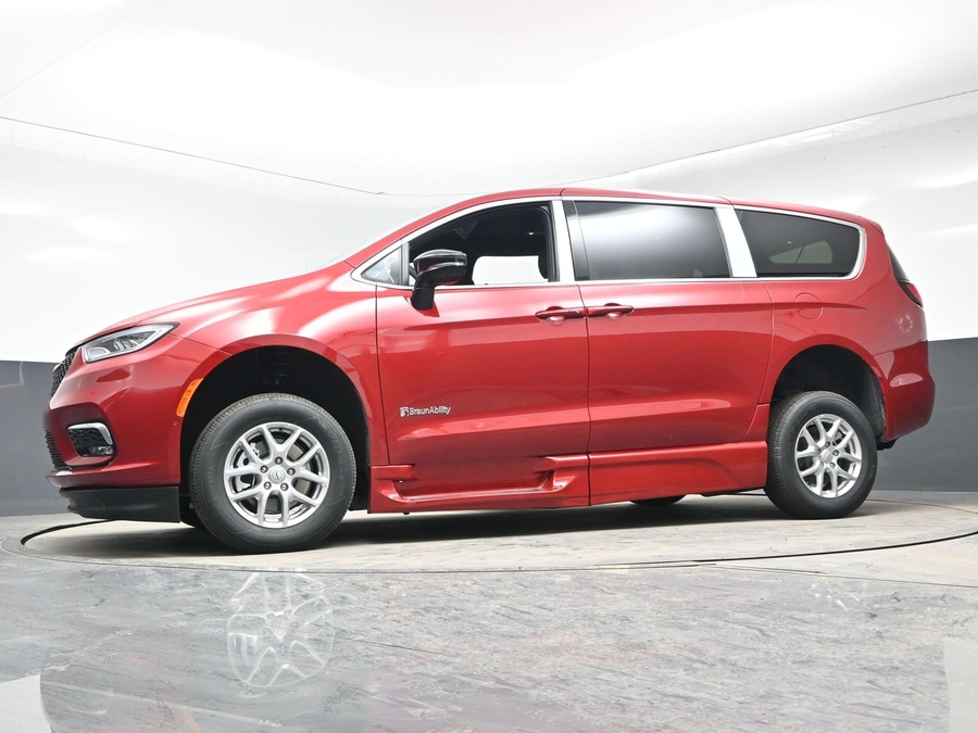 Red Chrysler Pacifica image number 17