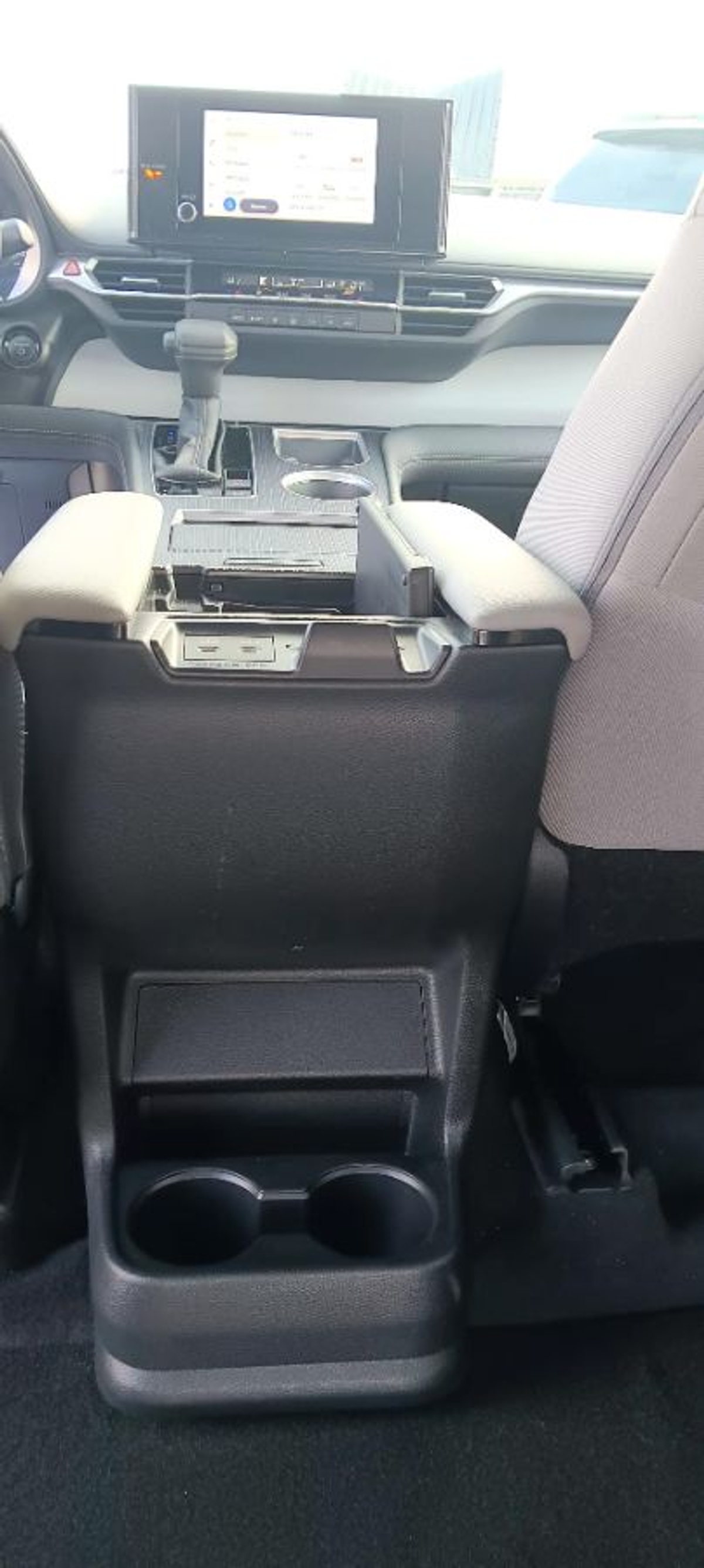 Red Toyota Sienna image number 12