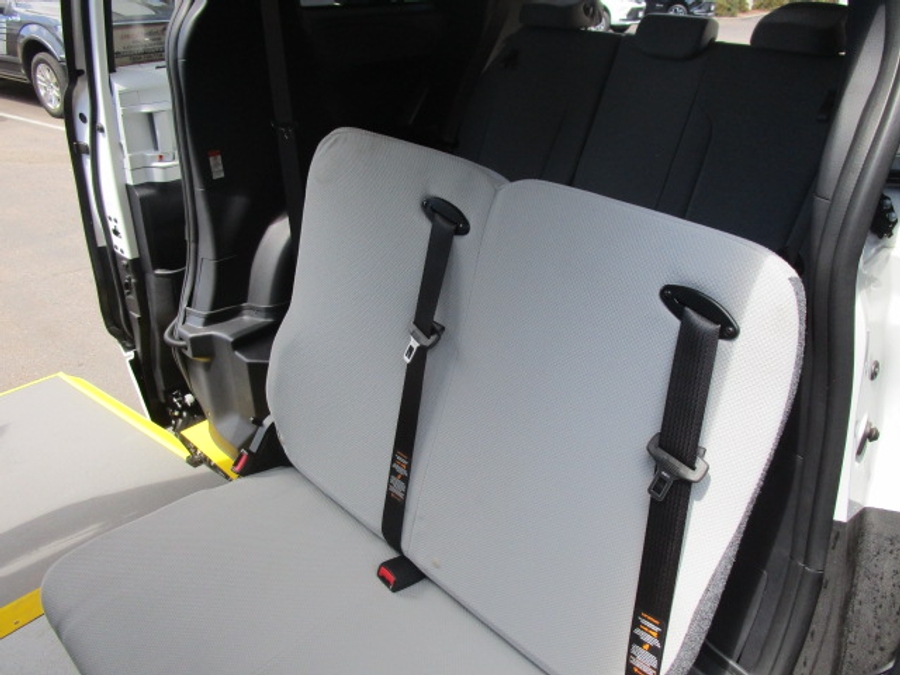 New 2025 Toyota Sienna Hybrid LE AWD w MID ROW - Vantage Mobility Commercial Side Entry Entry In Floor Manual Ramp