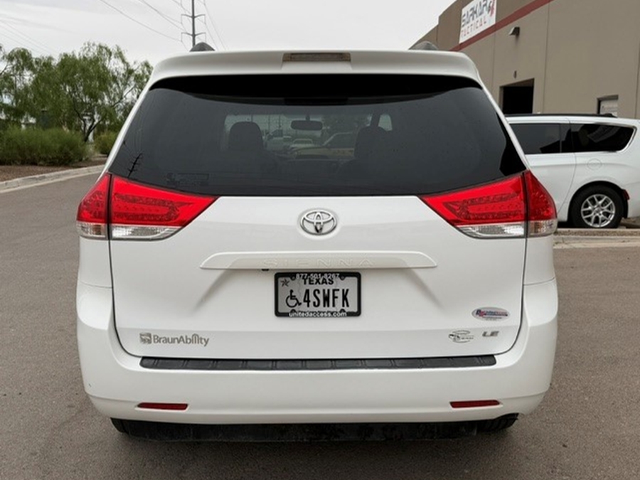 Used 2013 Toyota Sienna LE - BraunAbility Side Entry Entry Fold Out Automatic Ramp