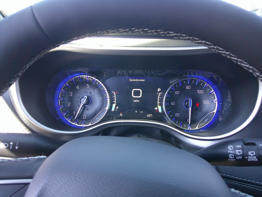 Black Chrysler Pacifica image number 15