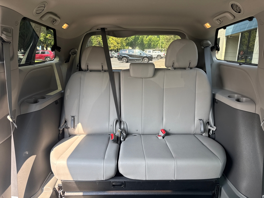 Used 2020 Toyota Sienna XLE Premium - BraunAbility Side Entry In Floor Automatic Ramp