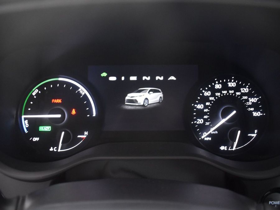 New 2025 Toyota Sienna Hybrid XLE Base - BraunAbility Side Entry Entry Fold Out Automatic Ramp