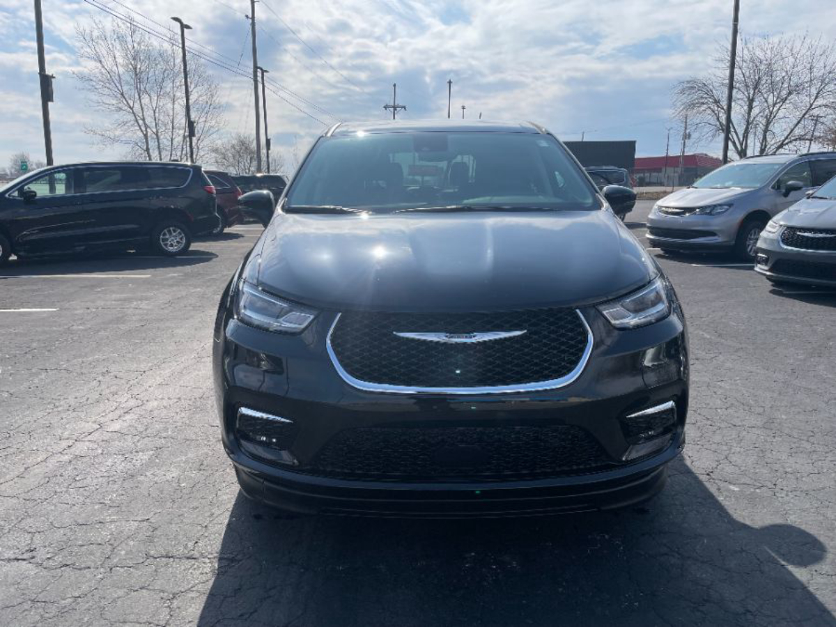 2023 CHRYSLER PACIFICA - Image 3