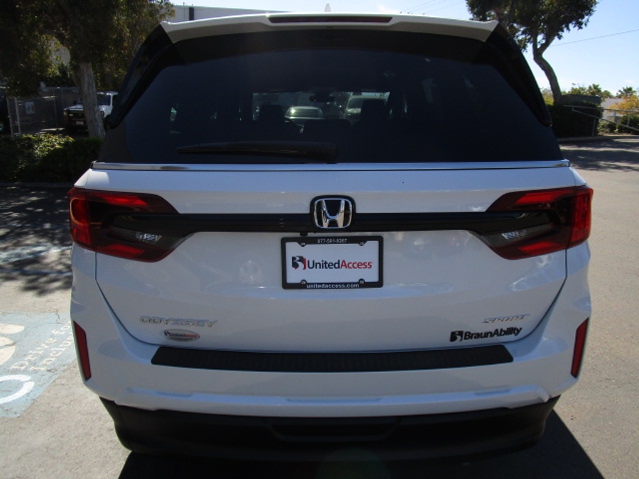 New 2026 Honda Odyssey Sport - BraunAbility Side Entry In Floor Automatic Ramp