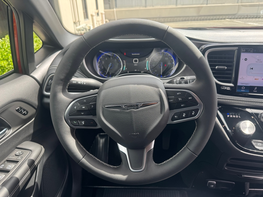 Red Chrysler Pacifica image number 9