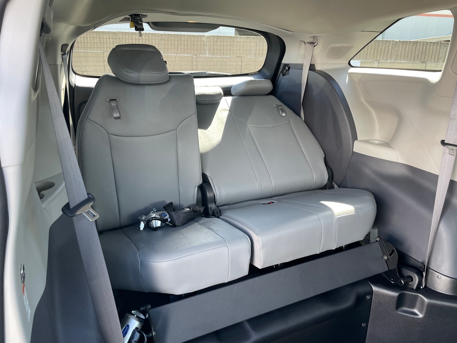 Used 2024 Toyota Sienna Hybrid XLE - BraunAbility Side Entry Entry Fold Out Automatic Ramp