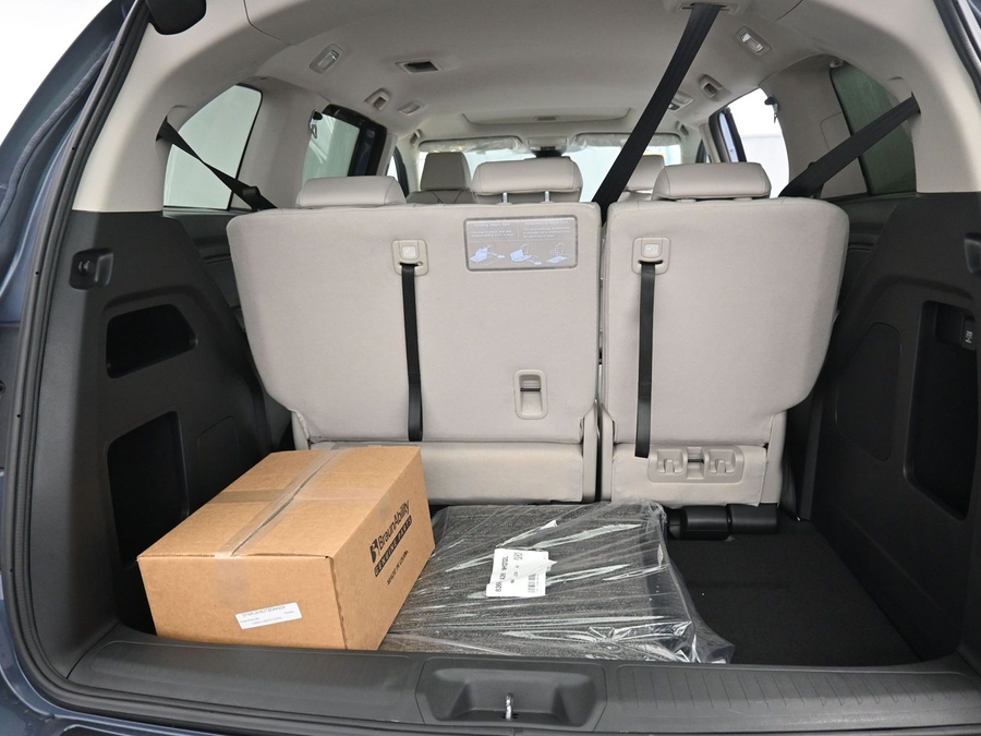Blue Honda Odyssey image number 11