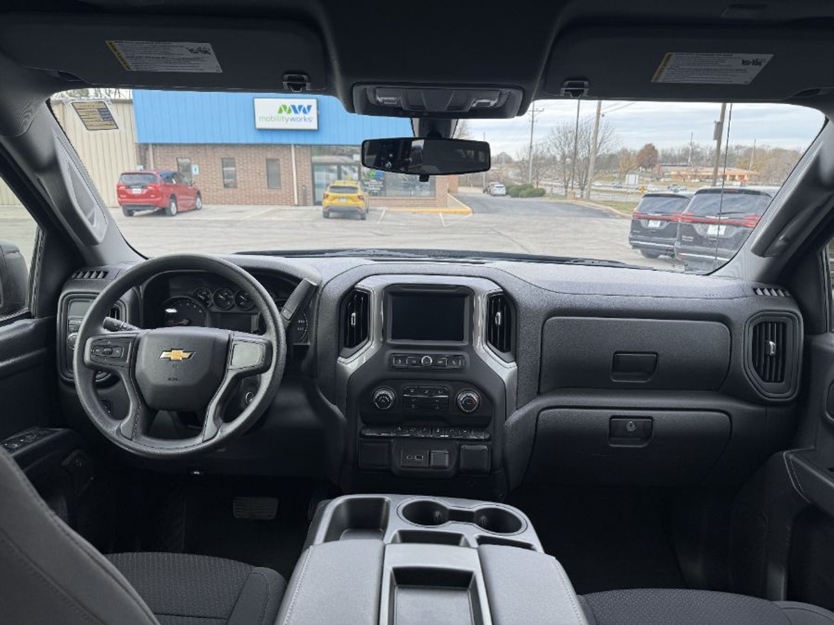 Blue Chevrolet Silverado 1500 image number 4