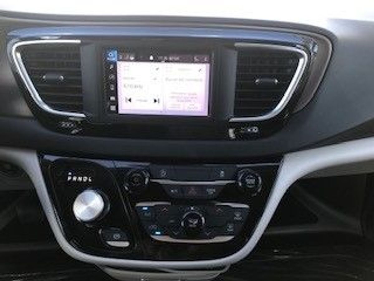 2023 CHRYSLER VOYAGER - Image 12