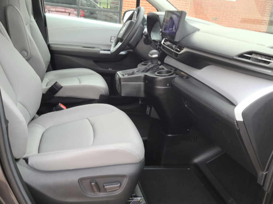 Used 2025 Toyota Sienna Hybrid XLE - BraunAbility Side Entry Entry In Floor Automatic Ramp