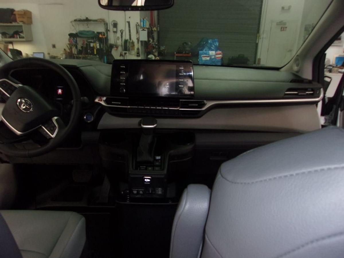 2024 TOYOTA SIENNA - Image 17