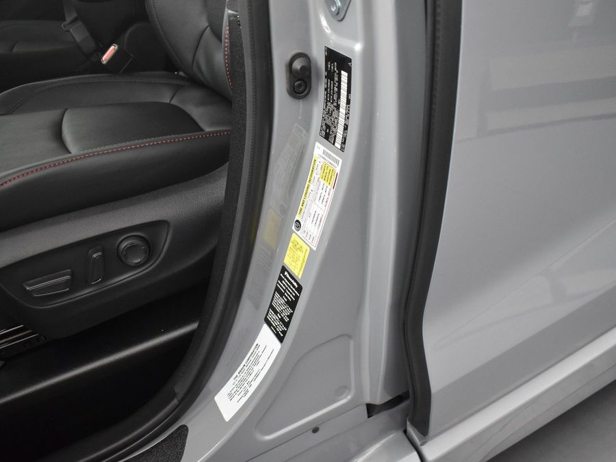 New 2025 Toyota Sienna Hybrid XSE Sport - BraunAbility Side Entry Entry In Floor Automatic Ramp