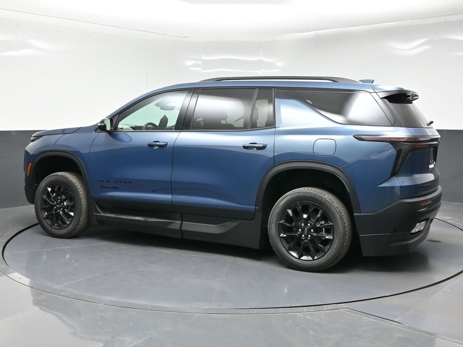 New 2026 Chevrolet Traverse 1LT Midnight - BraunAbility Side Entry In Floor Automatic Ramp