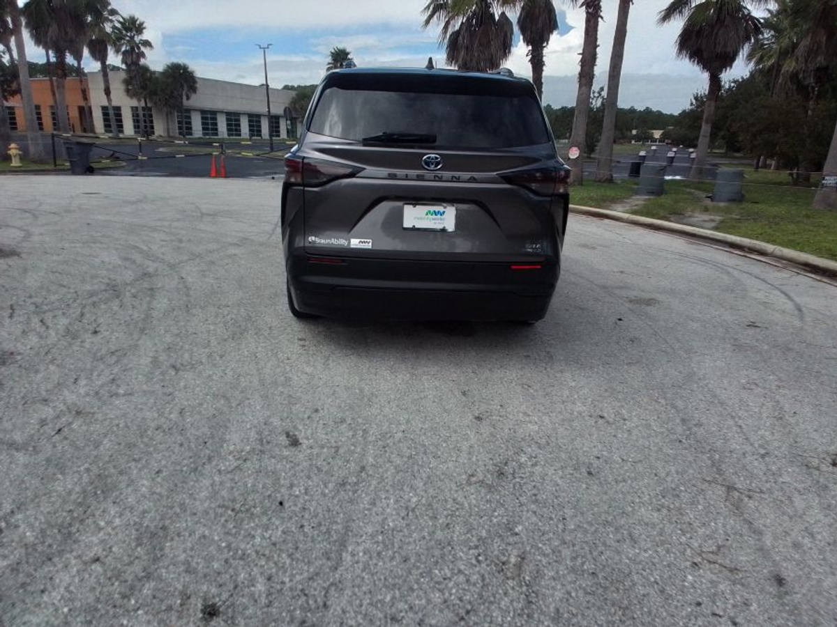 2023 TOYOTA SIENNA - Image 2