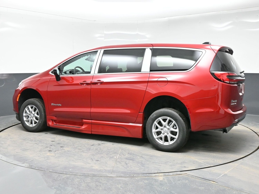 Red Chrysler Pacifica image number 3