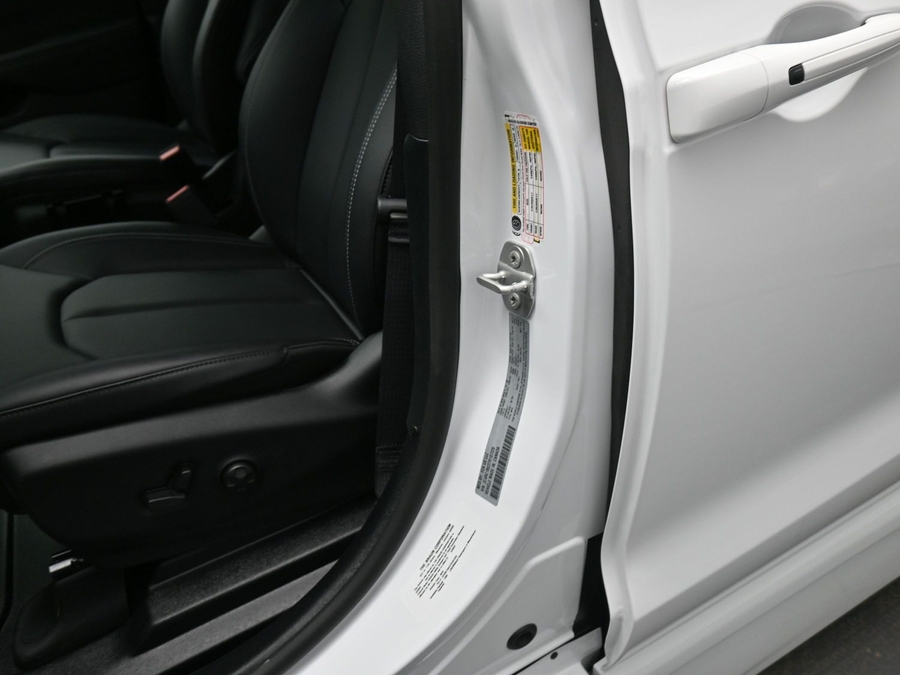 New 2026 Chrysler Pacifica Select Safety - BraunAbility Side Entry Entry Fold Out Automatic Ramp