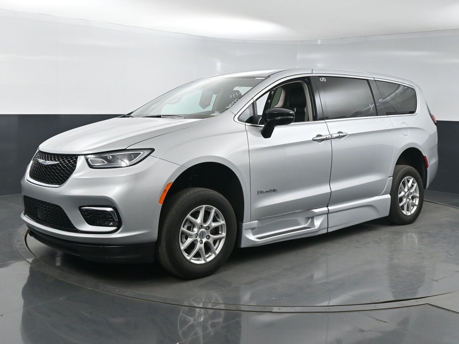 Used 2024 Chrysler Pacifica Touring L - BraunAbility Side Entry Entry Fold Out Automatic Ramp