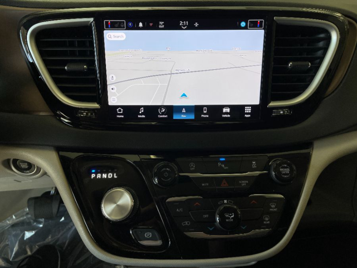 2023 CHRYSLER VOYAGER - Image 17