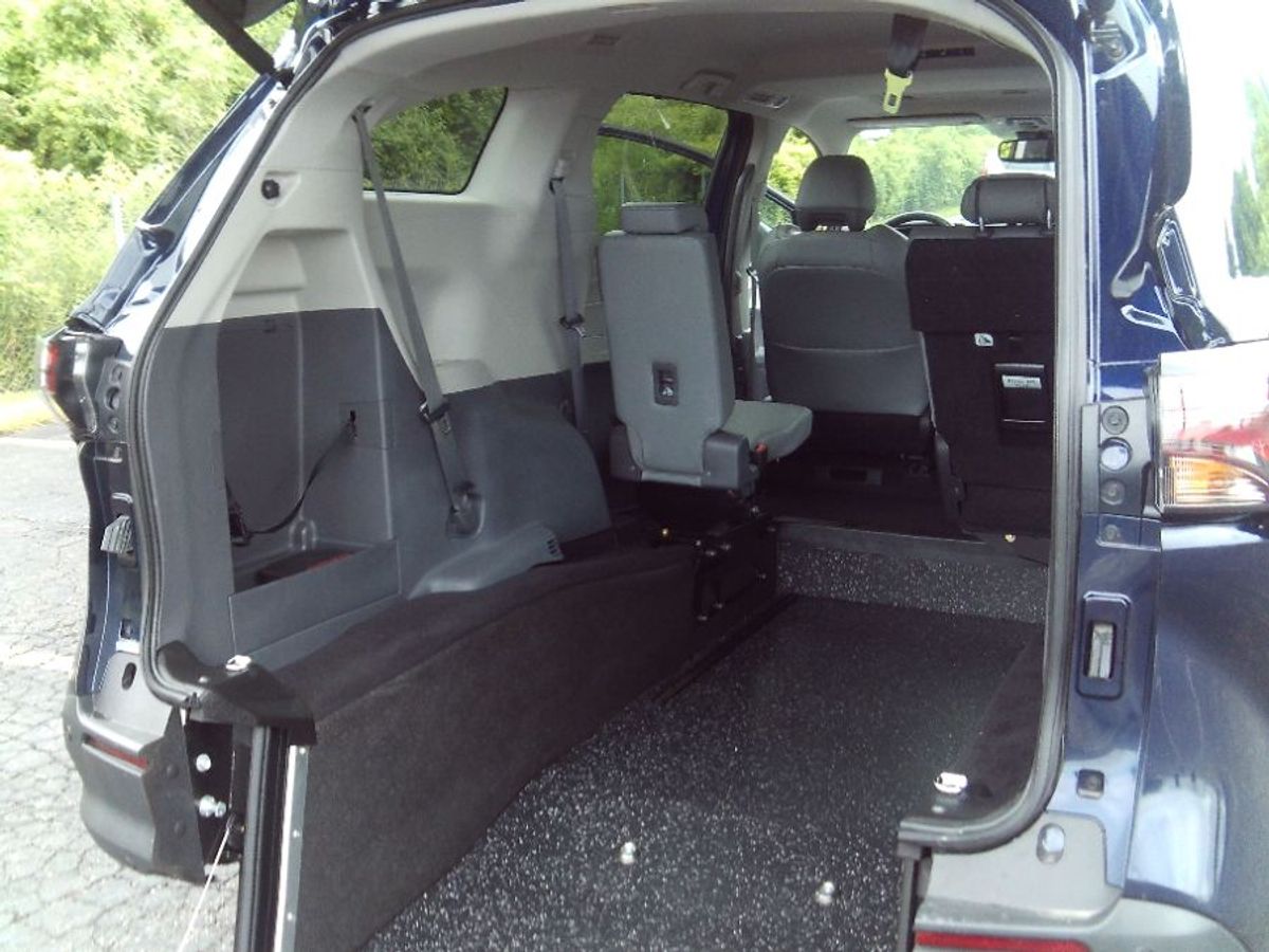 2024 TOYOTA SIENNA - Image 17