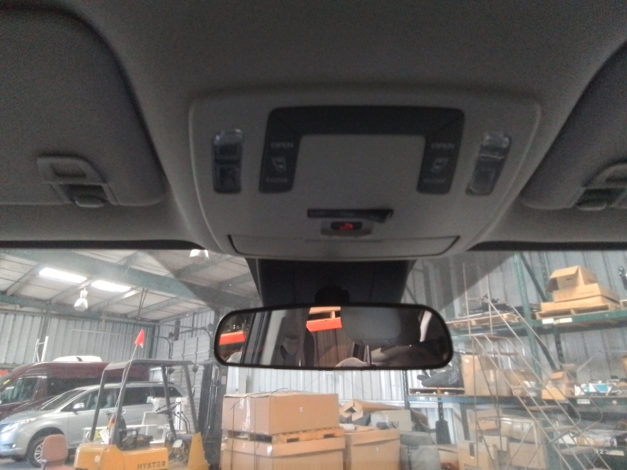 Grey Toyota Sienna image number 12