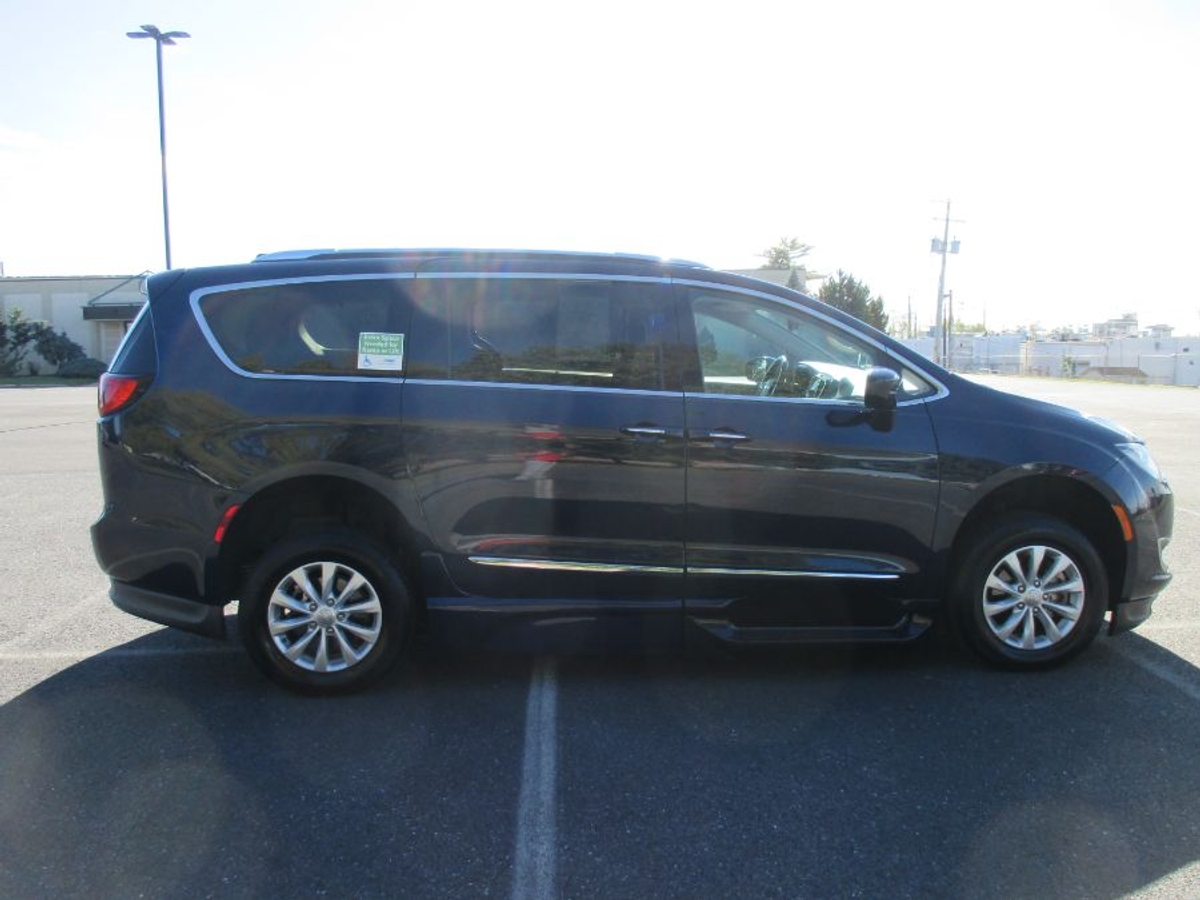 2018 CHRYSLER PACIFICA - Image 7