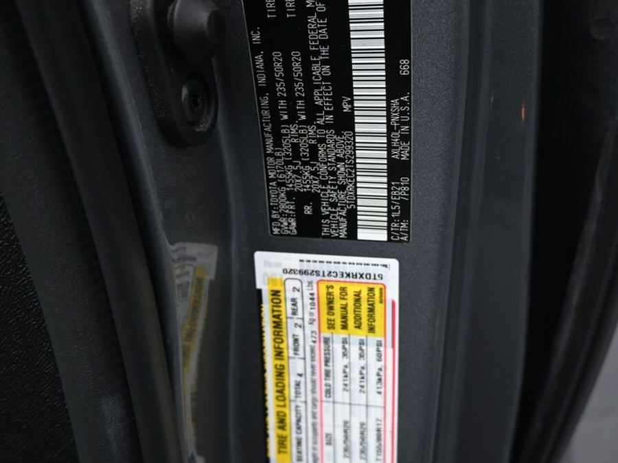 New 2026 Toyota Sienna Hybrid XSE Sport - BraunAbility Side Entry Fold Out Automatic Ramp