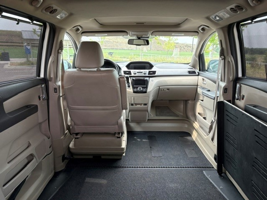 Used 2016 Honda Odyssey EX-L - BraunAbility Side Entry Fold Out Automatic Ramp