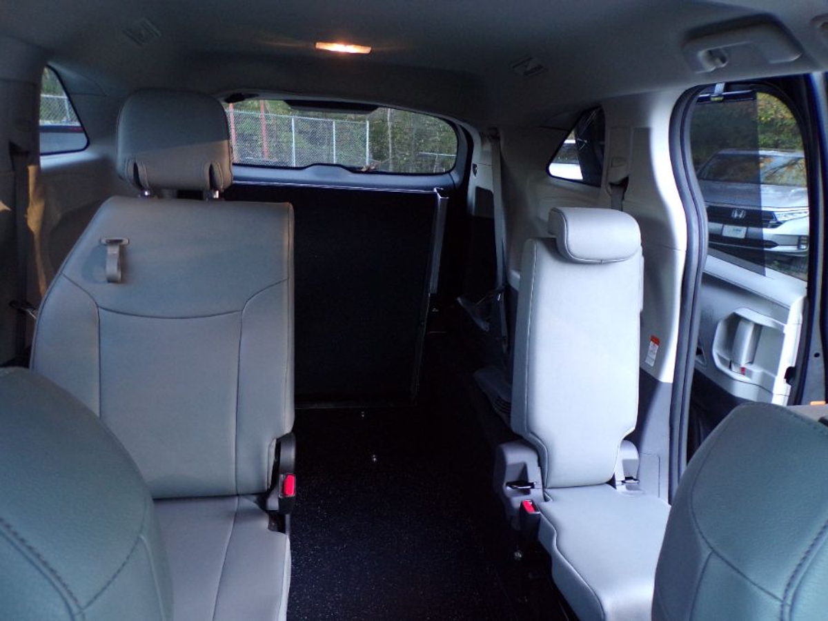 2024 TOYOTA SIENNA - Image 13