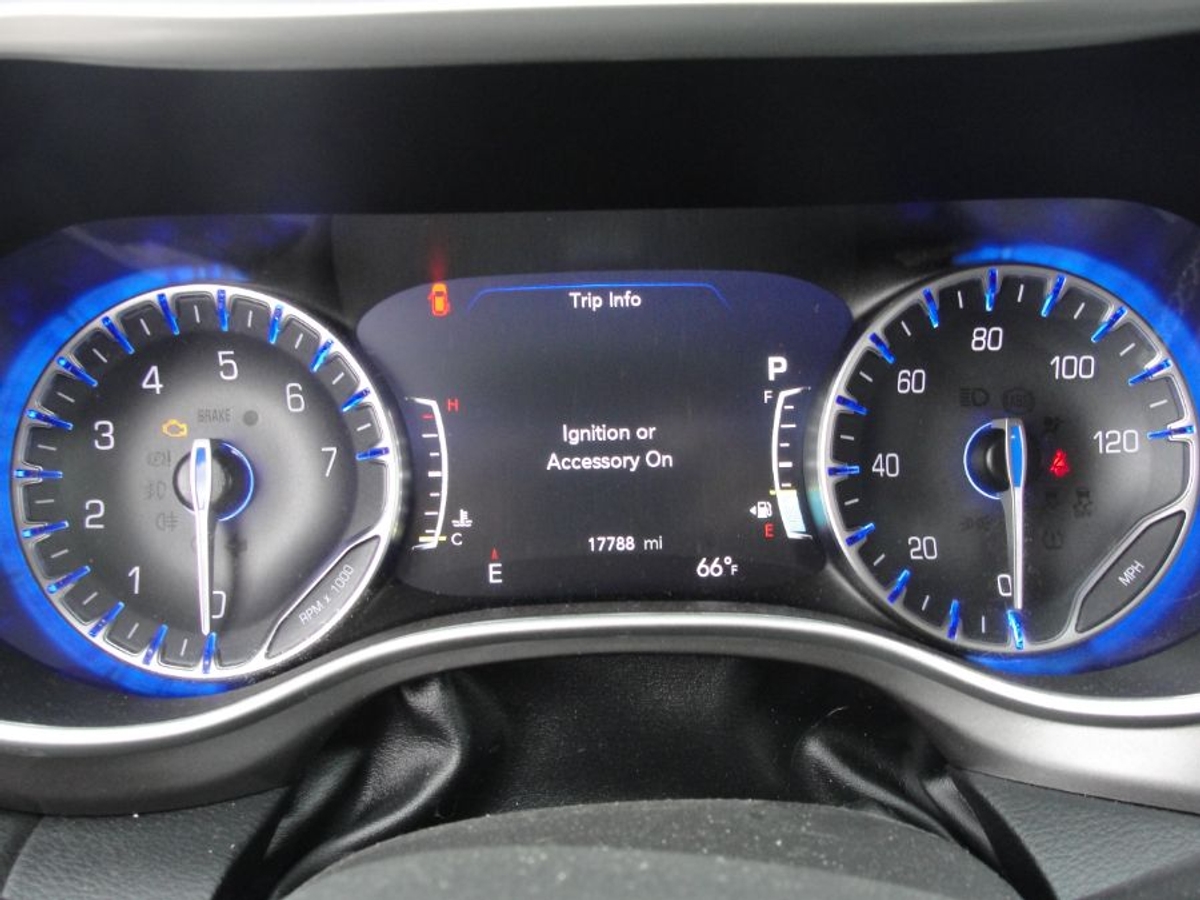 2024 CHRYSLER PACIFICA - Image 9