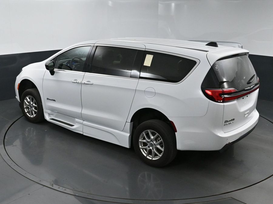 Used 2024 Chrysler Pacifica Touring L - BraunAbility Side Entry Entry In Floor Automatic Ramp