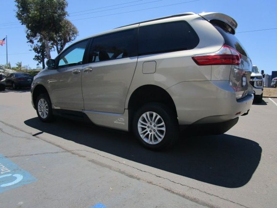 Used 2016 Toyota Sienna XLE Base - VMI Side Entry Entry In Floor Automatic Ramp