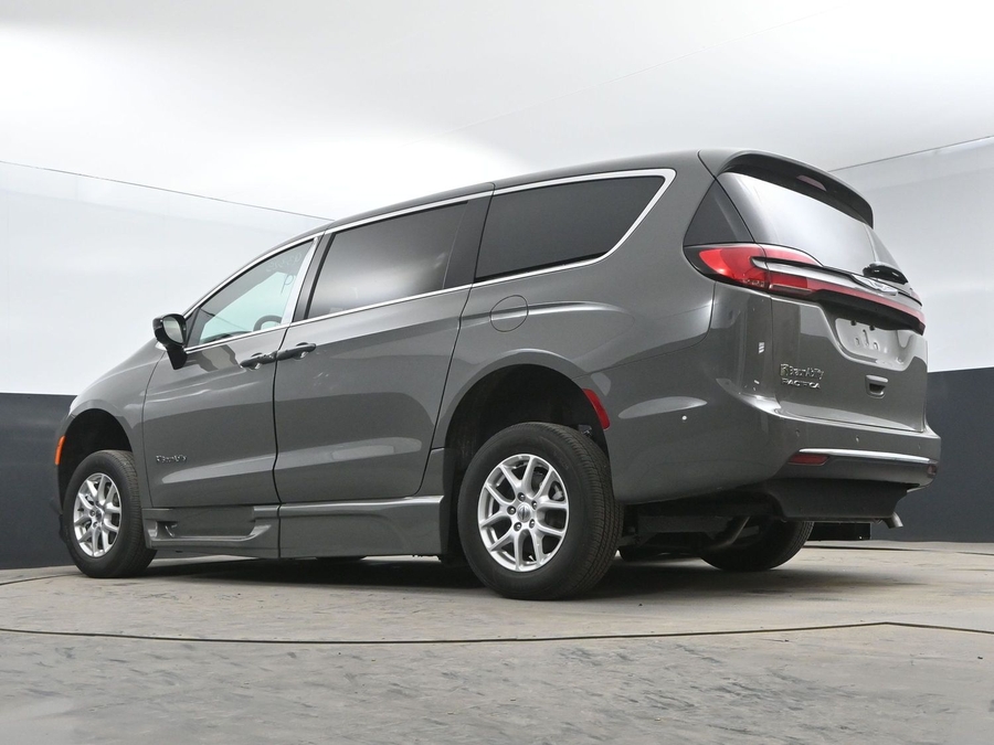 Used 2025 Chrysler Pacifica Select Safety - BraunAbility Side Entry In Floor Automatic Ramp