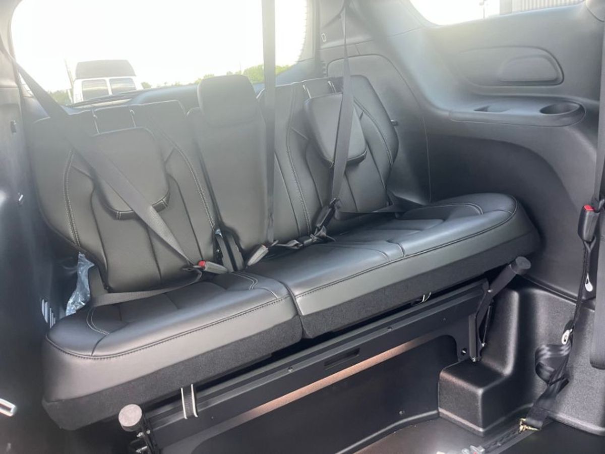 2025 CHRYSLER PACIFICA - Image 14